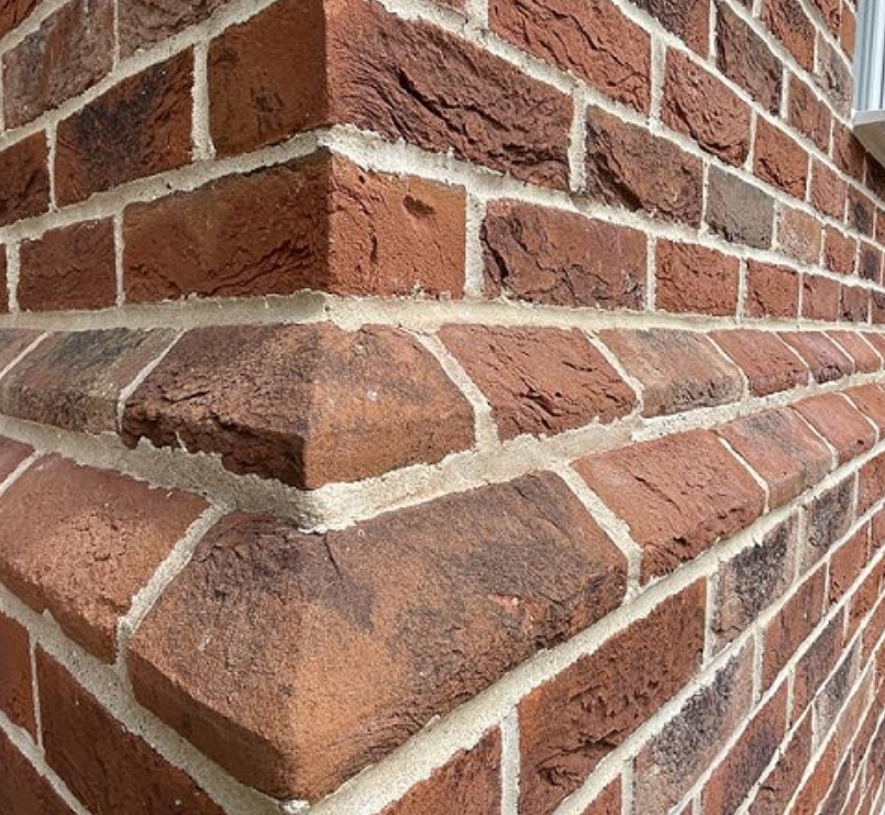 Decorative brick corner quoin detail - traditional craftsmanship